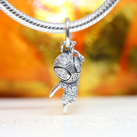 PANDORA Spider-Man Pavé Pendant 392353C01 - Picture 4 of 7